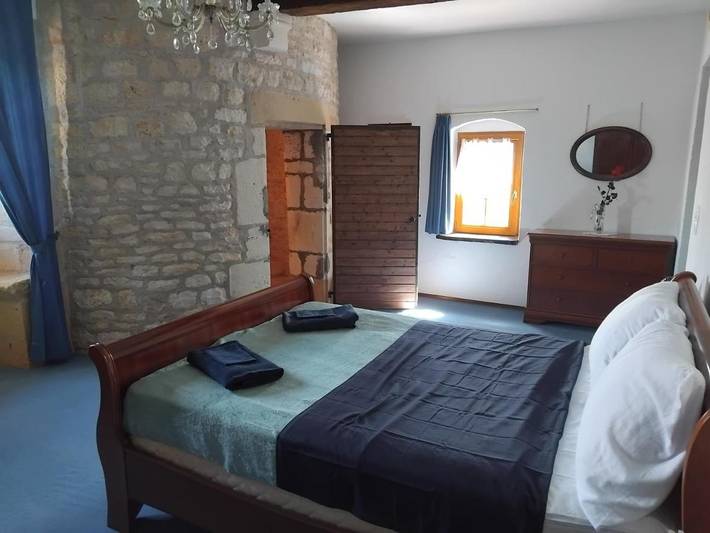 Location de vacances pour 6 personnes, avec jardin dans Charency