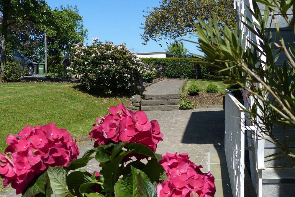 Ganze Wohnung, Ferienwohnung am Waldrand in Engelskirchen, Oberbergischer Kreis