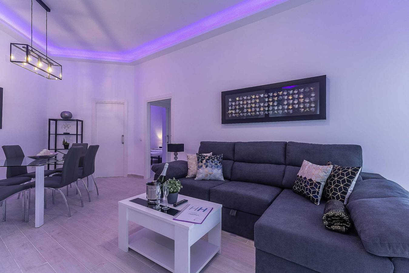 Apartamento entero, Apartamento "Pueblo Marinero Apt 2" que admite mascotas, con terraza y Wi-Fi in Benalmádena, Costa del Sol