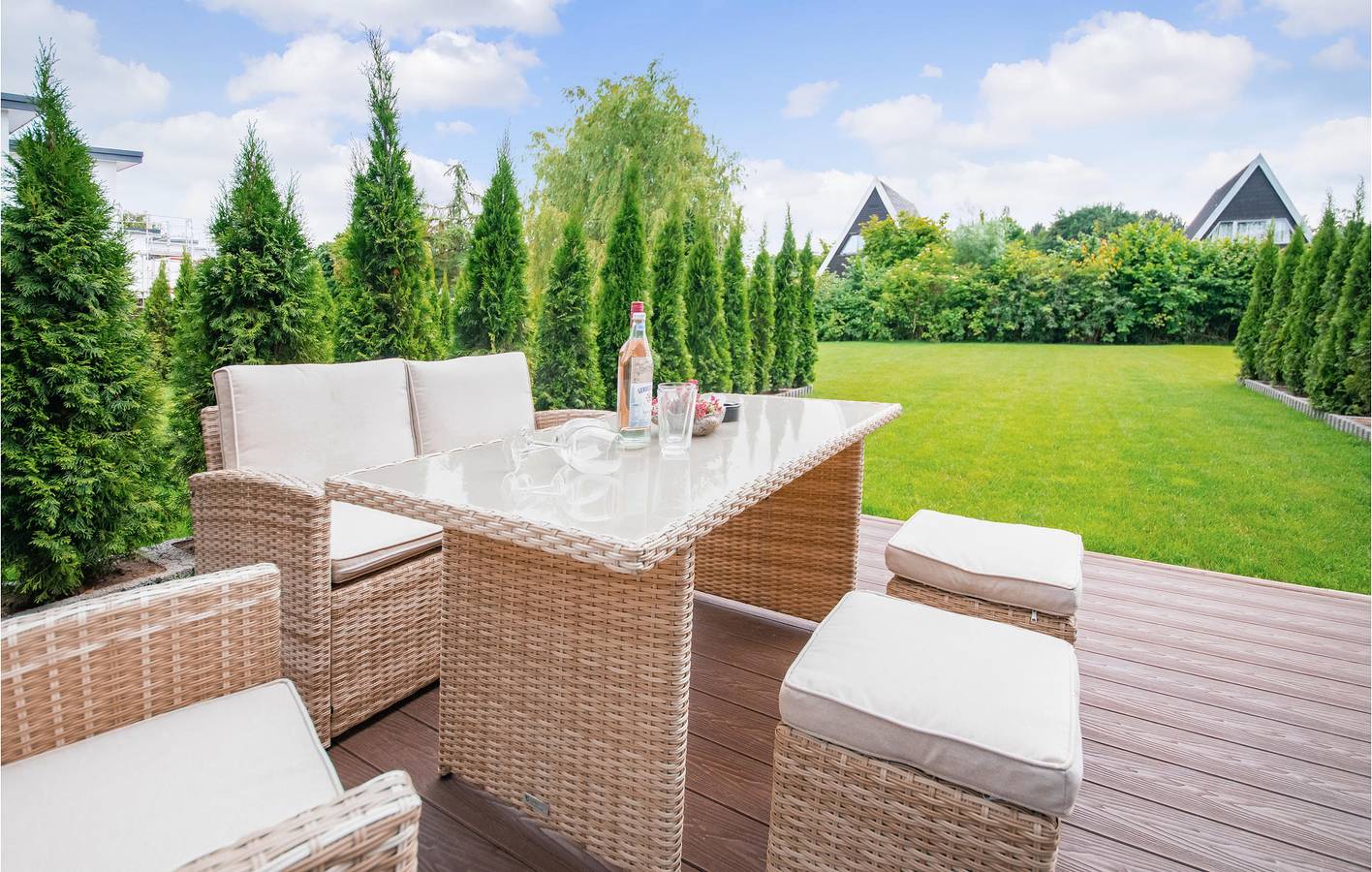 Appartement am Strand mit Parkplatz und Terrasse in Ostseebad Damp, Damp
