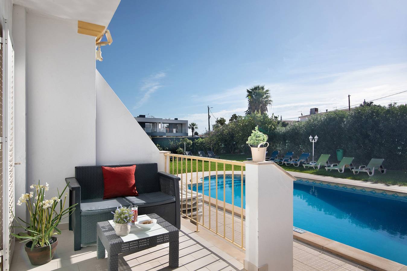 Villa Martinique com piscina partilhada, Wi-Fi e ar condicionado in Albufeira, Distrito de Faro