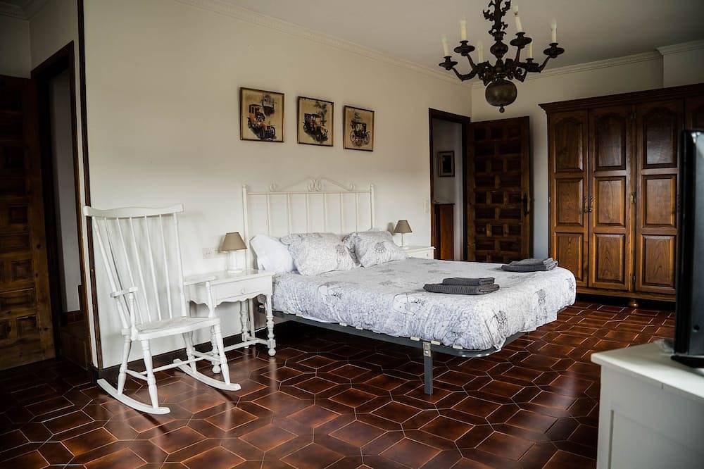 Pequeño Pazo Gallego del Siglo Xviii con Piscina in Meis, Costa de Galicia