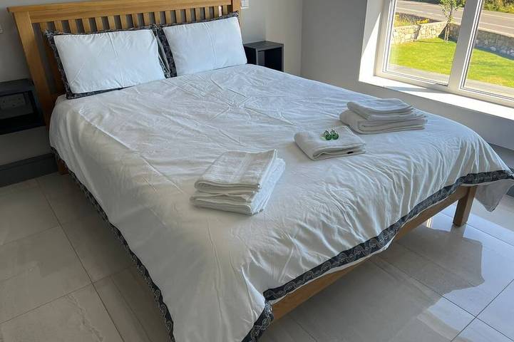 Exquisite Galway City- Luxury Home 2miles from city center in Galway, County Galway