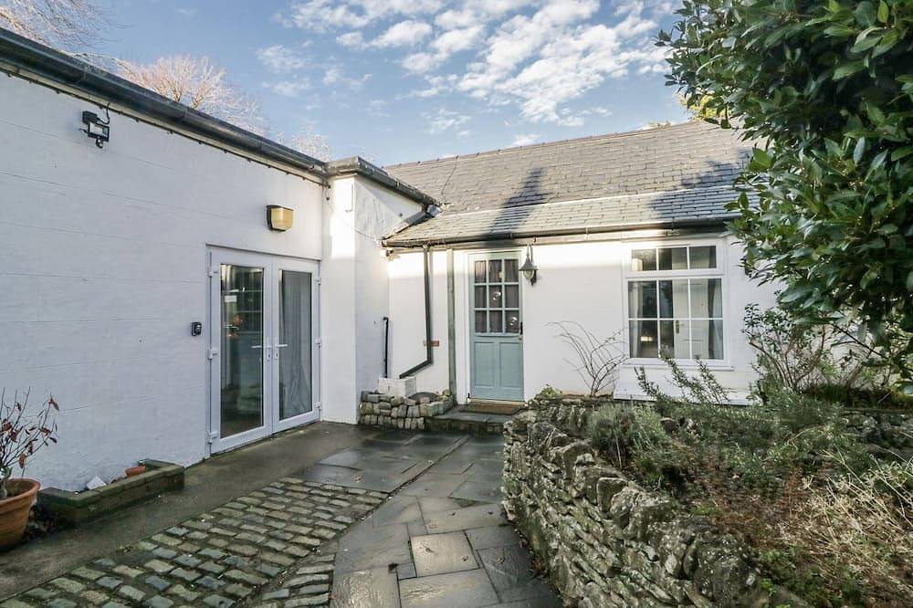 Cottage for 18 People in Dalton in Furness, Barrow-in-Furness