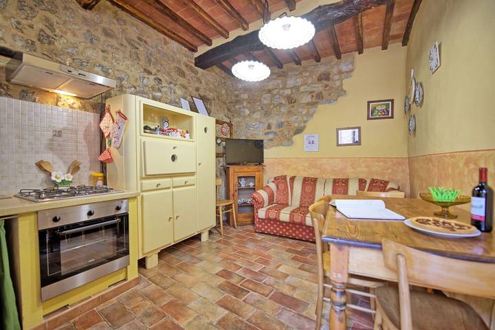Villa for 3 people, with terrace and pool, with pets in Tuscany