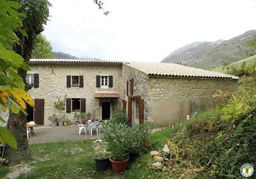 Gîte pour 6 personnes, avec jardin dans la Drôme
