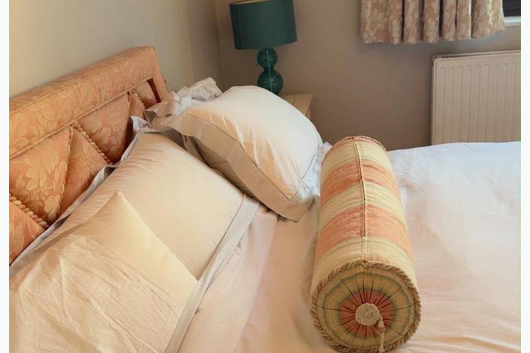Entire holiday apartment, Charming Dartford Apartment with a View in Dartford, Kent