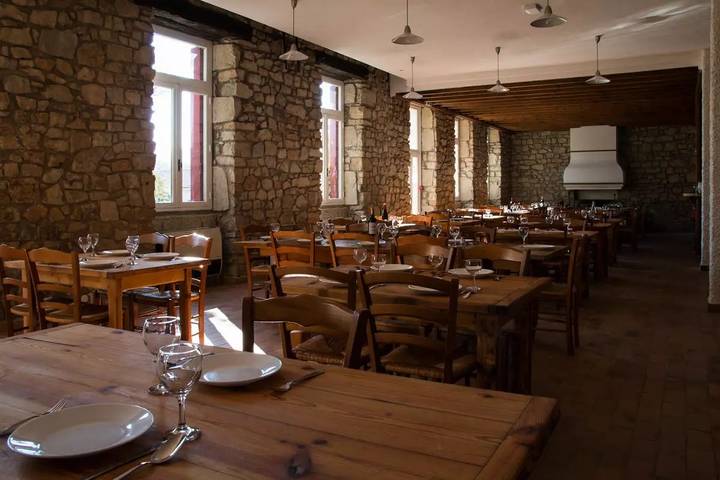Maison de campagne pour 4 personnes, avec terrasse à Ceilhes-et-Rocozels