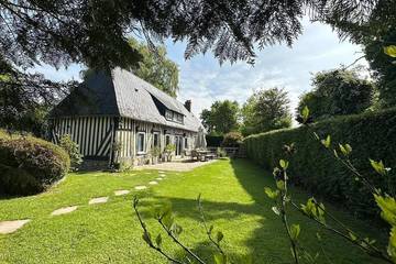 Gîte pour 8 personnes, avec terrasse ainsi que jardin et vue, animaux acceptés à Formentin