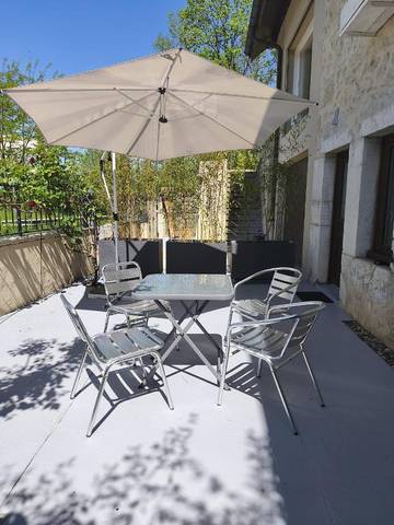 Gîte pour 2 personnes, avec balcon et vue à Chanaz