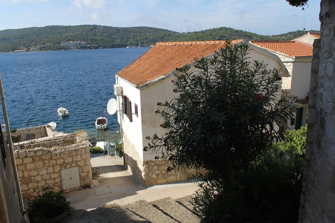 Ganze Wohnung, 1-Zimmer-Ferienwohnung am Strand Vis A-8525-a in Vis Stadt, Vis