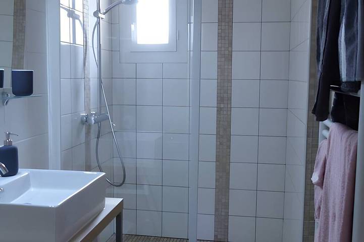 Location de vacances pour 3 personnes, avec jardin et piscine dans Saint-Pourçain-sur-Besbre - 2