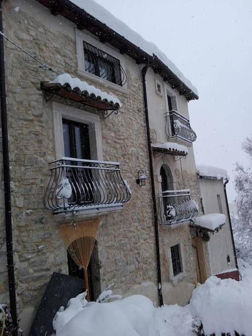Il Borgo della Zittola in Montenero Val Cocchiara, Nationalpark Abruzzen