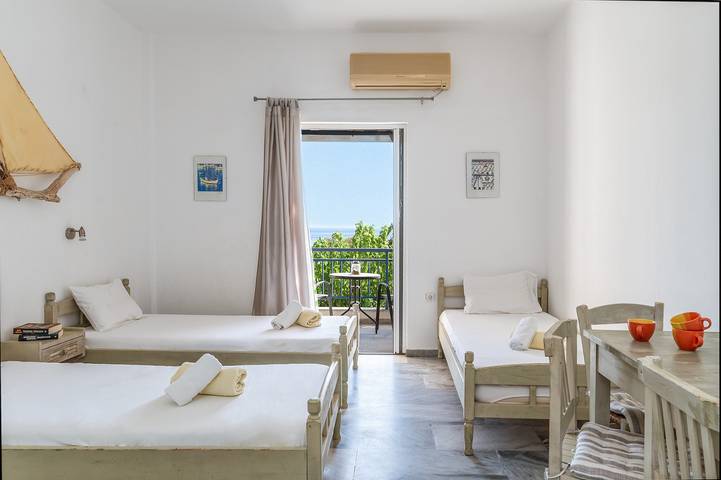 Location de vacances pour 3 personnes, avec balcon et jardin dans Andros - 2