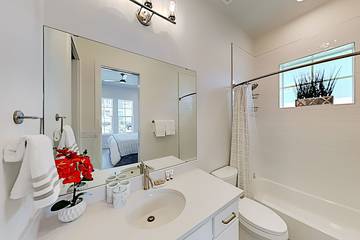 Vacation Home for 12 Guests in Port Aransas, Mustang Island, Picture 3