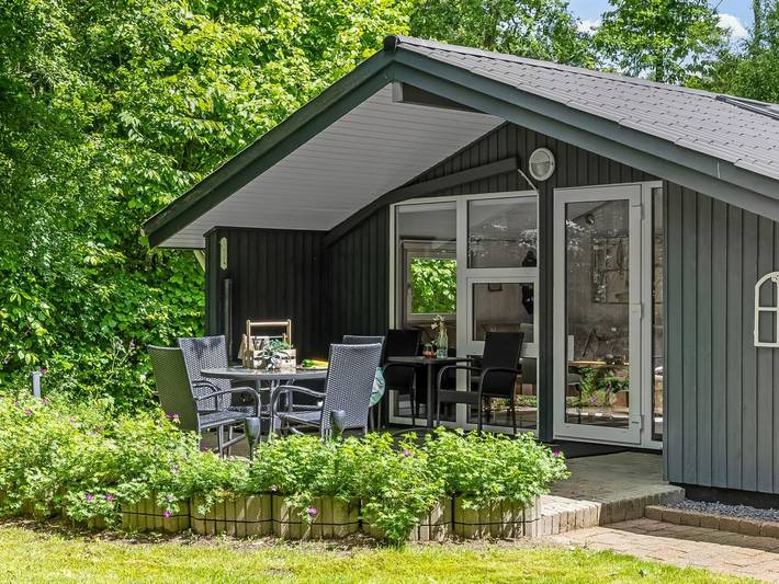 Feriehus for 6 personer, med terrasse i Arrild