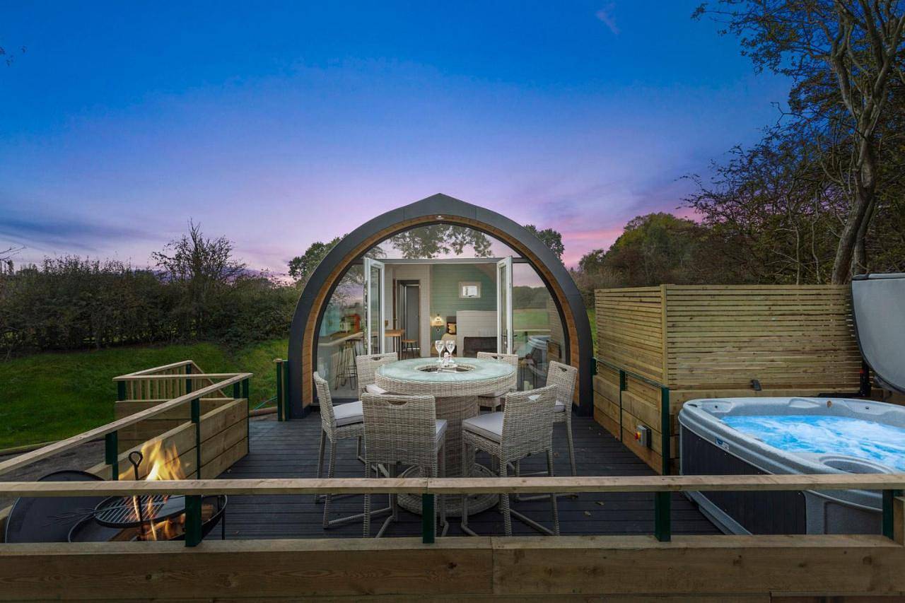 Entire apartment, Park Hall Glamping Pods in Derbyshire