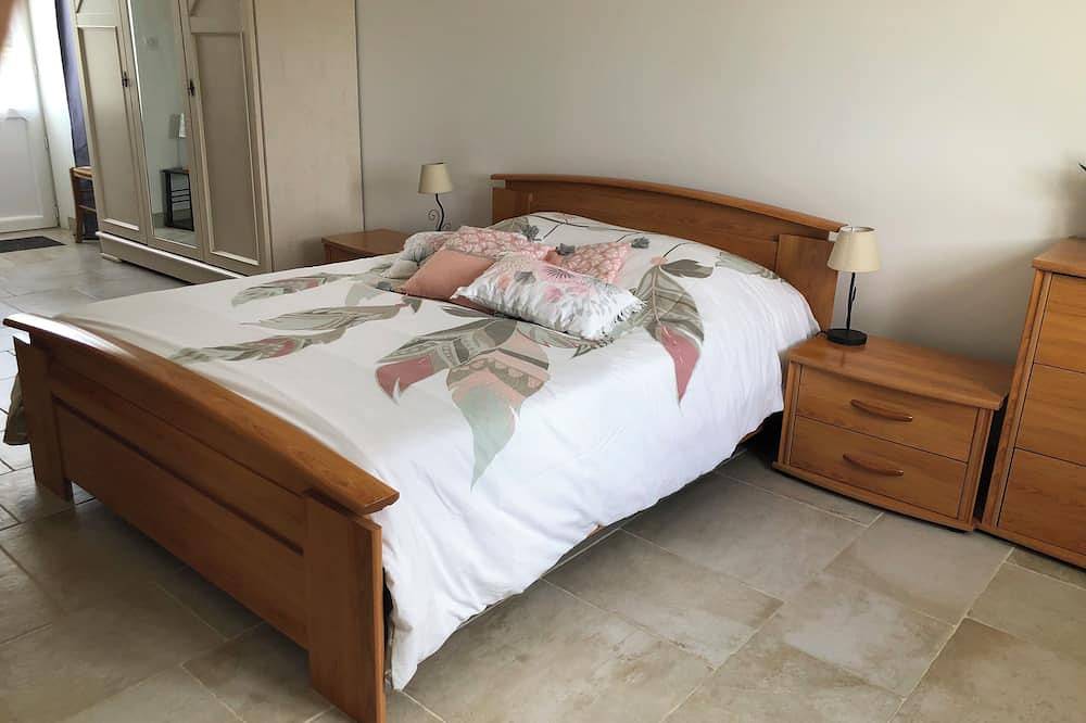 Logement avec piscine, entre La Rochelle et le Marais Poitevin, pour 2 à 5 pers. in Marans, Région de La Rochelle