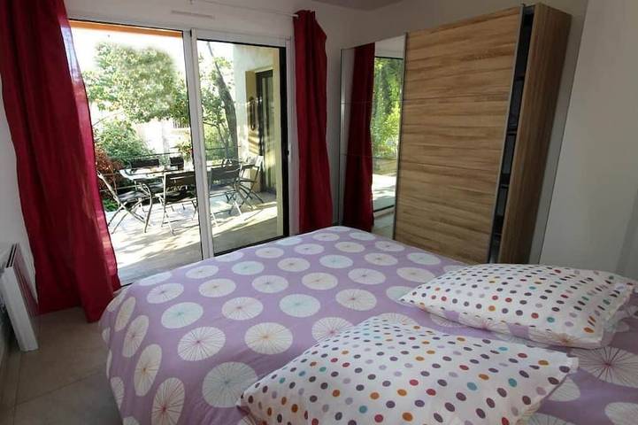 Location de vacances pour 4 personnes, avec piscine ainsi que balcon et jardin à Montbazin - 2