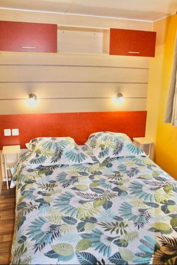 Camping pour 6 personnes, avec jardin ainsi que terrasse et piscine dans Essonne - 3