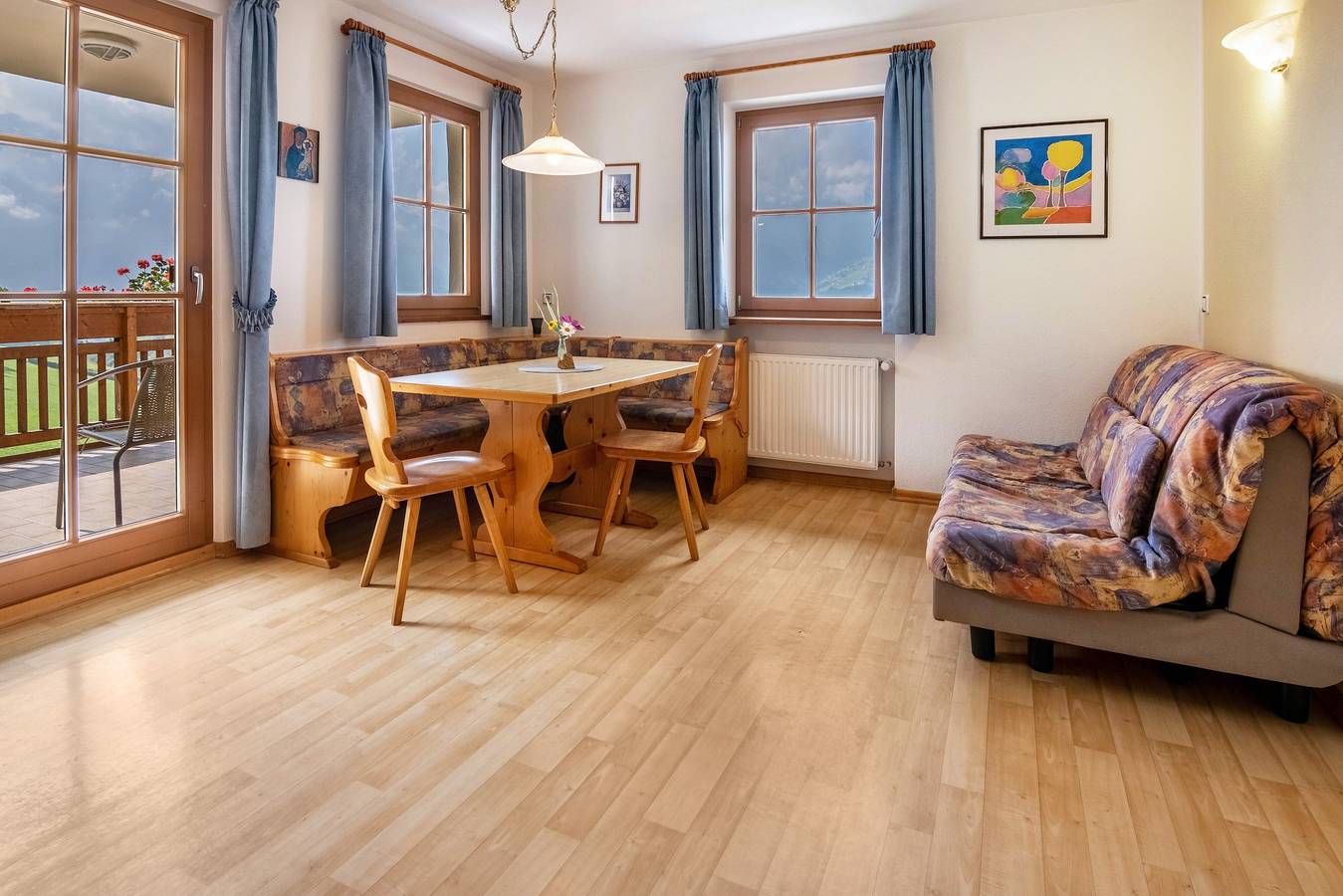 Entire apartment, Apartment 'Patztauhof Ortlerblick' with Mountain View, Private Terrace and Wi-Fi in Schluderns, Saldurkamm