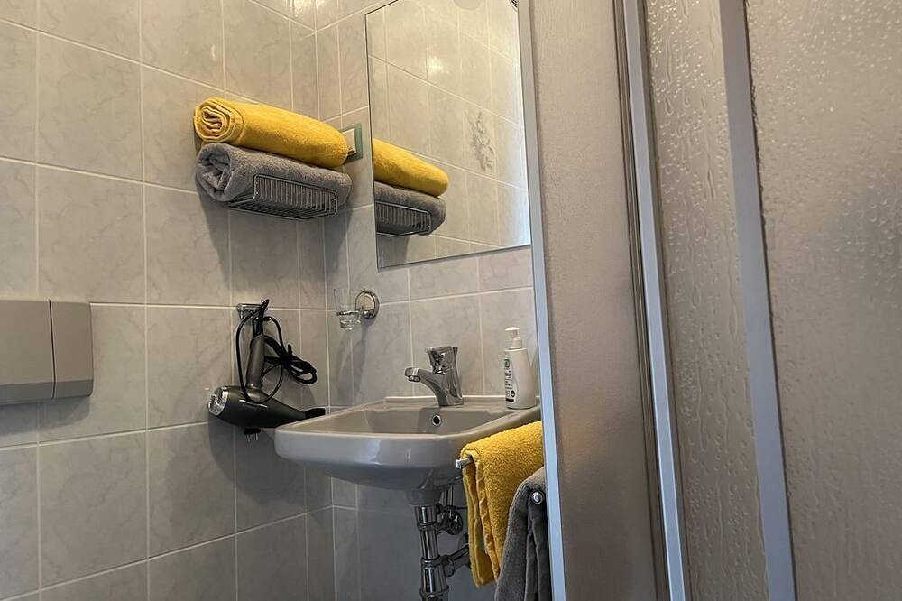 Zweibettzimmer Johann - Haus Seebach in Mallnitz, Lieser-Maltatal