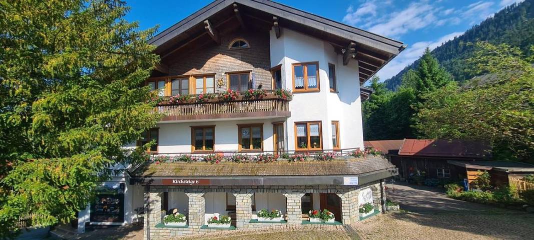 Ferienwohnung für 6 Personen, mit Pool und Sauna sowie Ausblick und Terrasse - 1