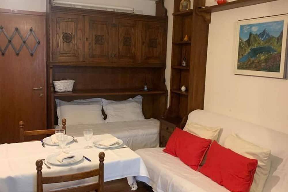 Entire apartment, Holiday Apartment 'Casa Neve' in Sestriere, Via Lattea