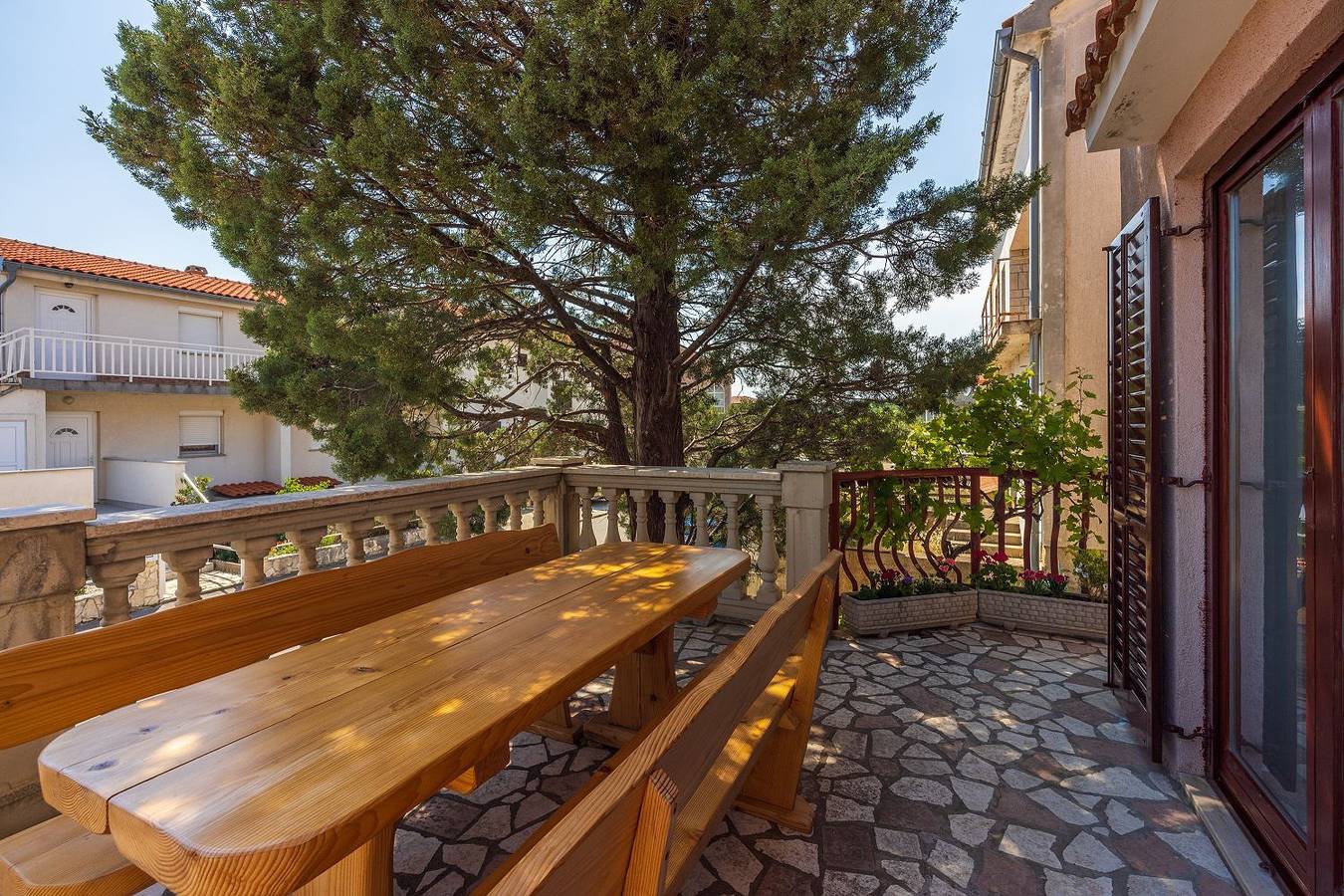 Ganze Wohnung, Cozy Apartment nur 250 Meter zum Strand mit Meerblick, Grillplatz, Privatparkplatz in Povile, Primorje-Gorski Kotar