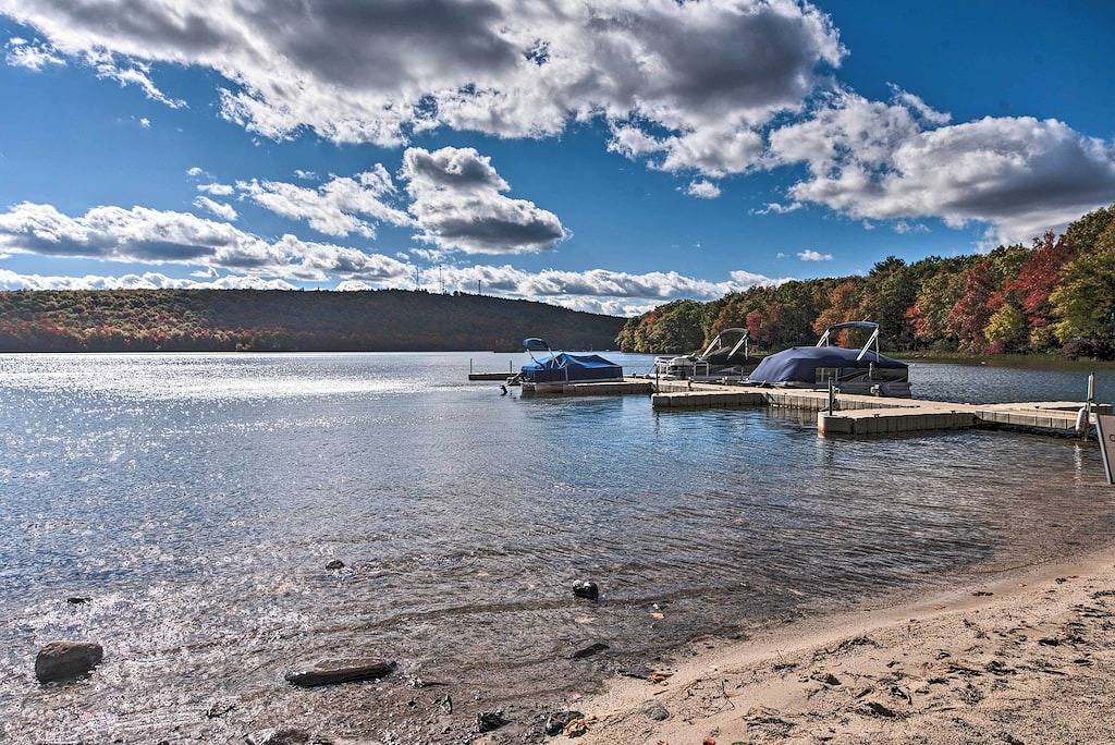 Neu! Pocono Family Retreat, 1Mi zu Jack Frost Ski! in Blakeslee, Carbon County (PA)