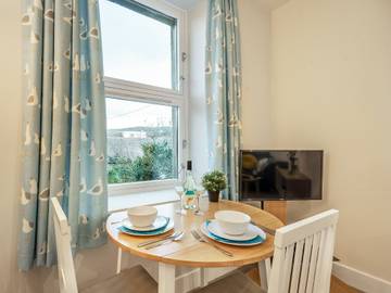 Cottage for 2 People in Firth Of Clyde, Lowlands, Photo 3