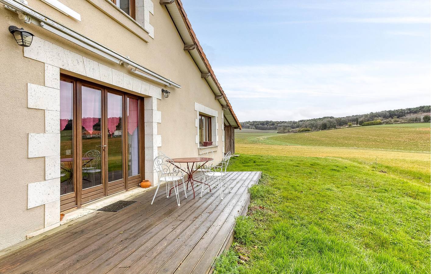 Appartement spacieux avec parking, WiFi près de Scorbé-Clairvaux in Scorbé-Clairvaux, Vienne (France)