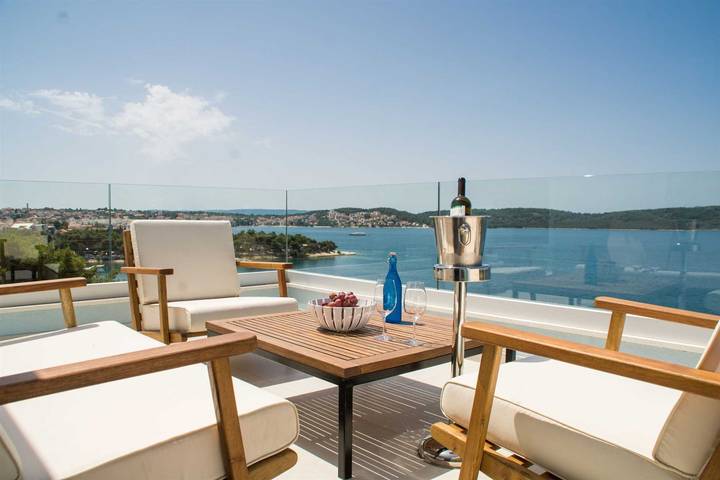 Ferienwohnung für 10 Personen, mit Balkon in Trogir