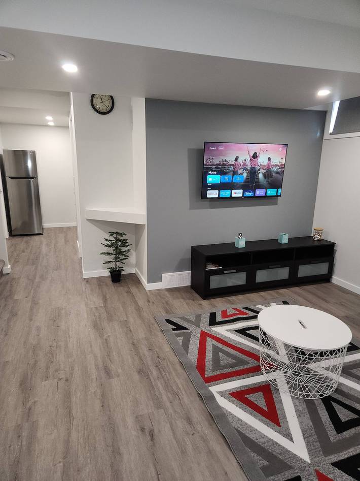 Vacation rental for 5 people, with hot tub in Winnipeg