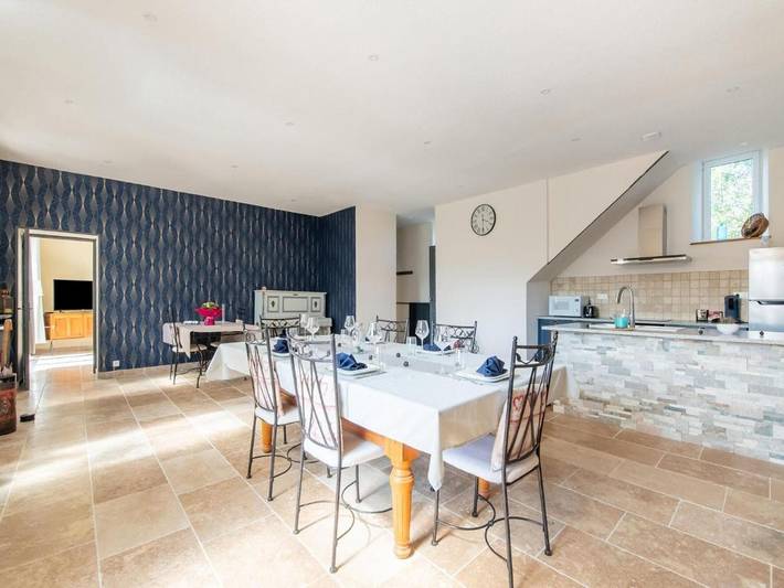 Location de vacances pour 6 personnes, avec Jacuzzi et Terrasse ainsi que Jardin et Sauna à Dompierre-les-Ormes - 2