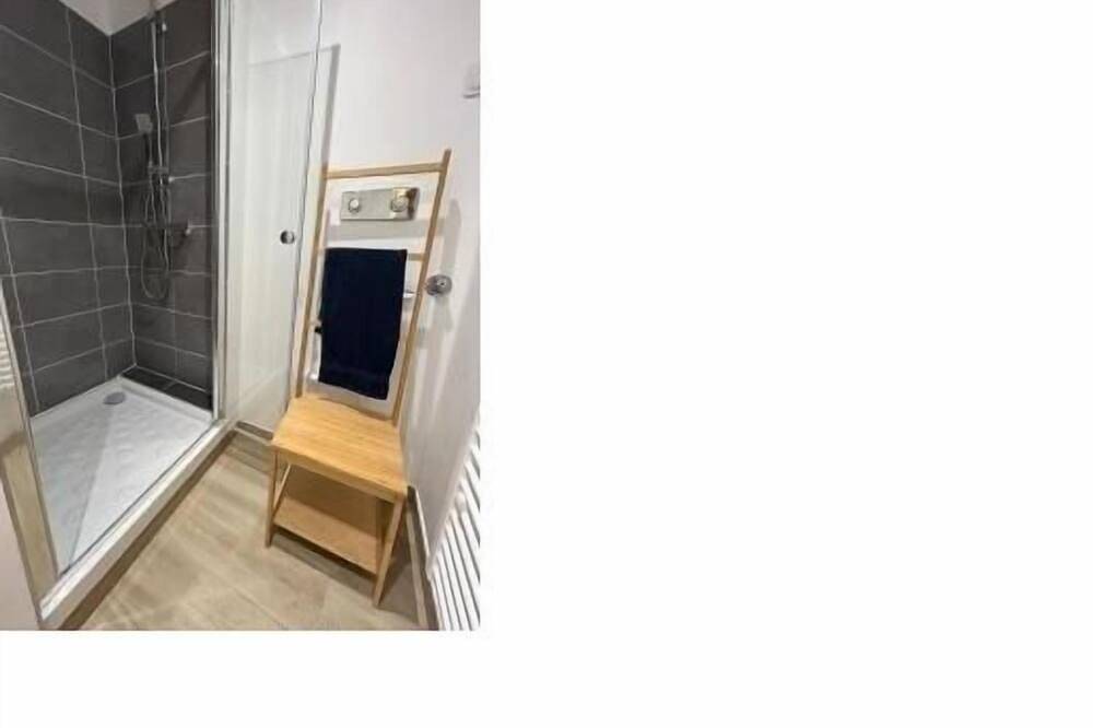 Entire apartment, Studio le Siana Nicole next to the station and within walking distance of the center in Chartres, Chartres region
