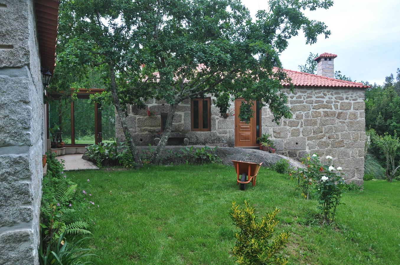 Bed and Breakfast para 5 pessoas com varanda/terraço in U.F Ovoa e Vimieiro, Distrito de Viseu