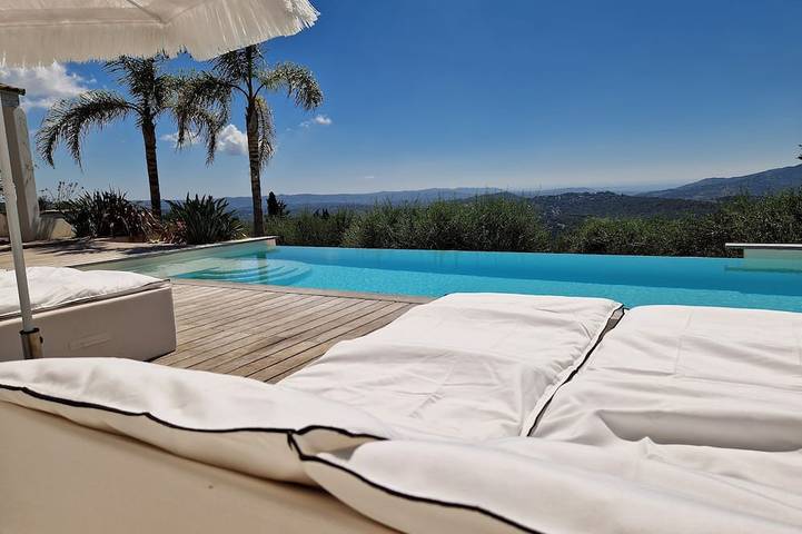 Villa für 8 Personen, mit Terrasse und Whirlpool - 1