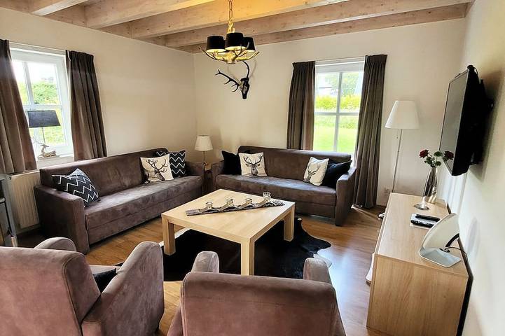 Chalet voor 8 personen, met terras en tuin in Winterberg