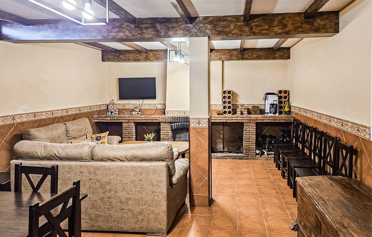 Encantador apartamento de 2 dormitorios con piscina, wifi y cerca de los lugares de interés de Rute in Rute, Sierras Subbéticas