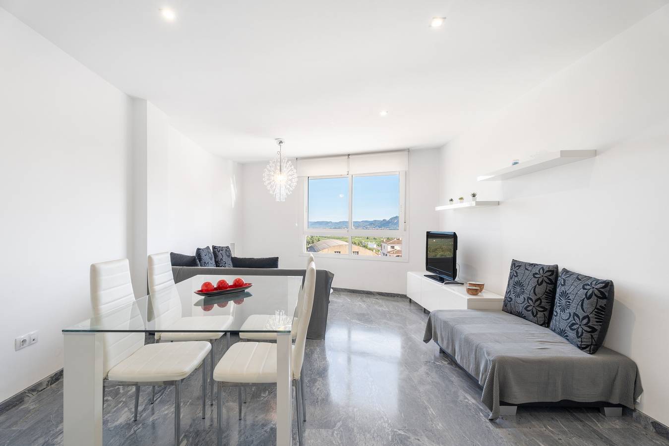 Apartamento entero, Apartamento 'Llanera De Ranes' con balcón y aire acondicionado in Llanera de Ranes, Provincia de Valencia