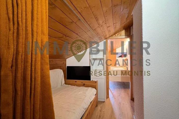 Ganze Wohnung, Diese 96 m² große Maisonette-Wohnung für 7 (bis 8) Personen befindet sich im Zentrum von Chandolin i in Chandolin, Anniviers