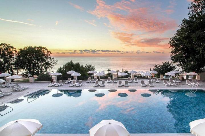 Hôtel pour 3 personnes, avec sauna ainsi que piscine et balcon, adapté aux familles
