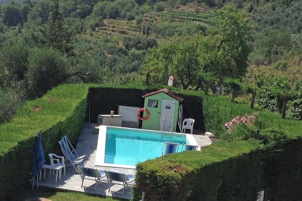 Ganze Wohnung, Großes Apartment mit Swimmingpool verfügbar, für 6 Pers, Garten, Parkplatz. in Pontedassio, Riviera di Ponente