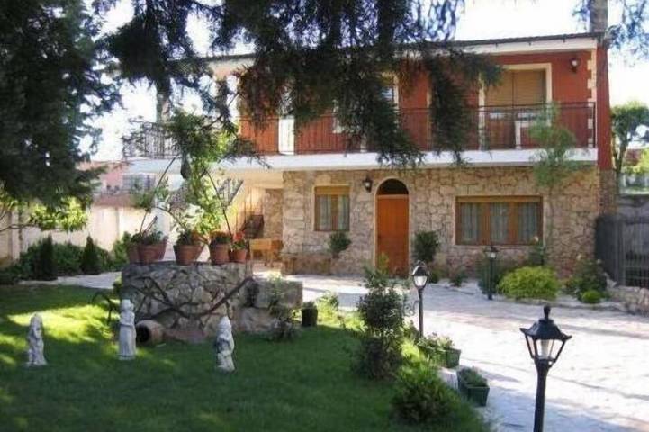 Casa rural para 16 personas, con balcón y jardín, Se admiten mascotas - 1