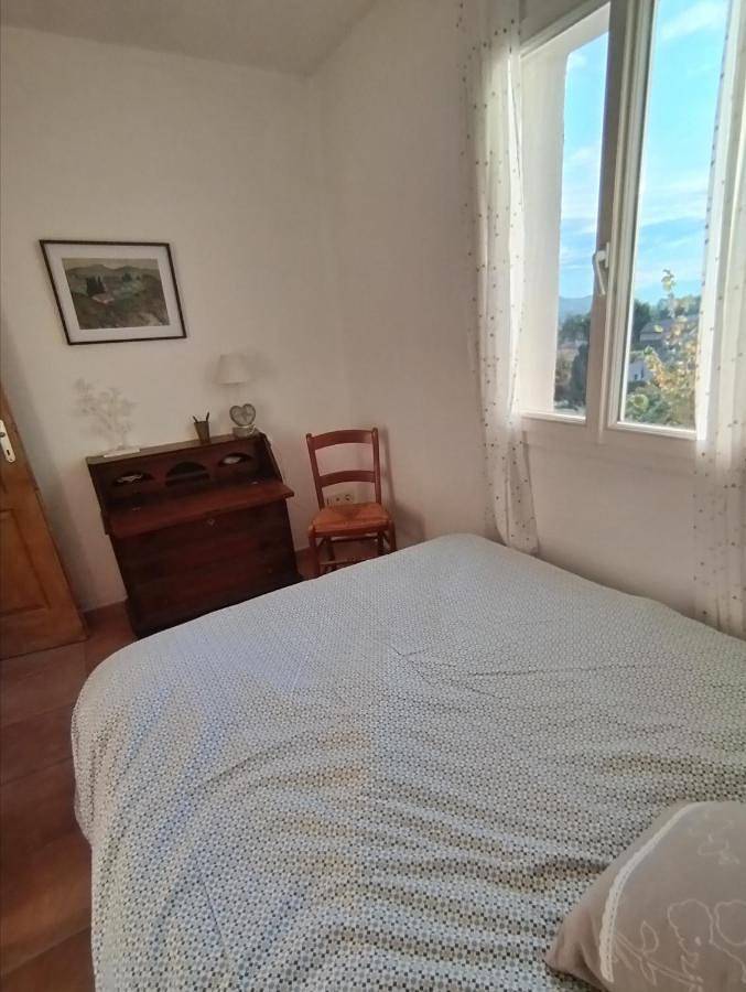 Gîte pour 3 personnes, avec vue et jardin à La Saulce