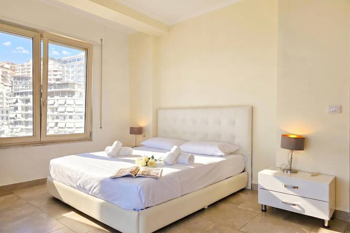 Ganze Wohnung, Happy Stay Vincent - 270 /w Sea View Balcony in Sarandë, Vlorë