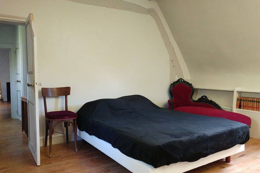 Encantadora casa del siglo 18 restaurado con parque in Nassandres, Región de Bernay