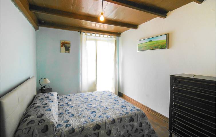 Appartamento di 150 mq con terrazza e parcheggio in Varese Ligure, Provincia di La Spezia