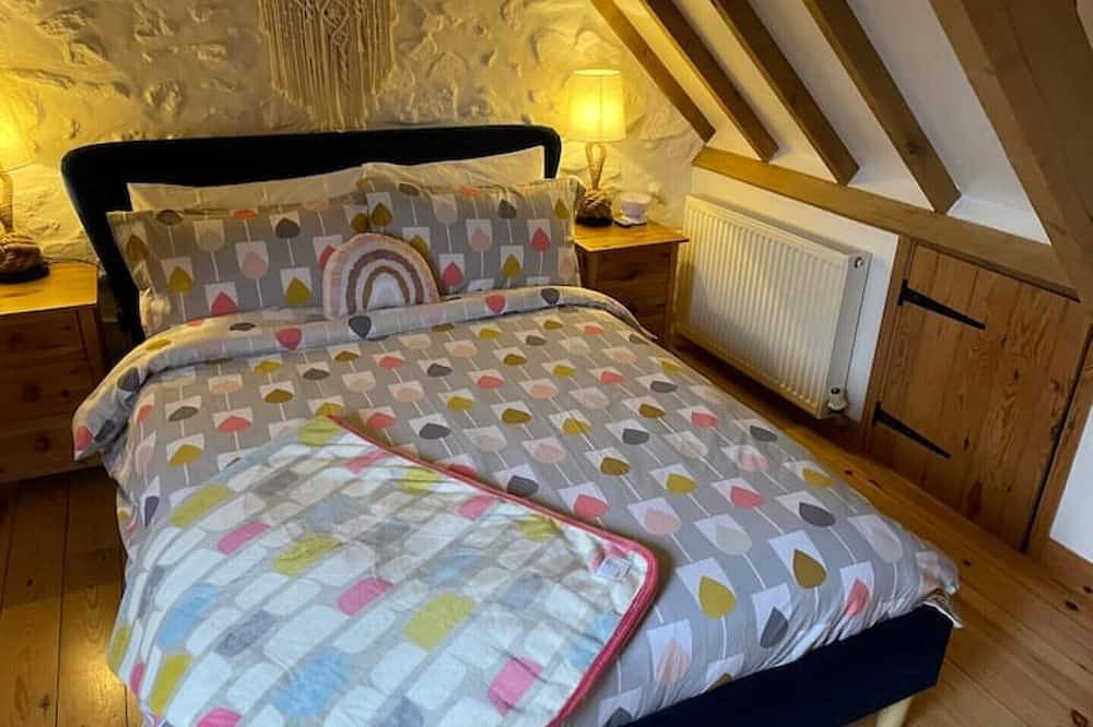 Trefechan Wen Dairy - Peaceful, character cottage near coastal path. in Goodwick, Pembrokeshire